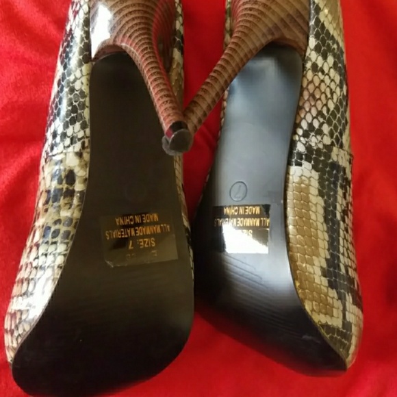 Dots snakeskin heels - Picture 8 of 8